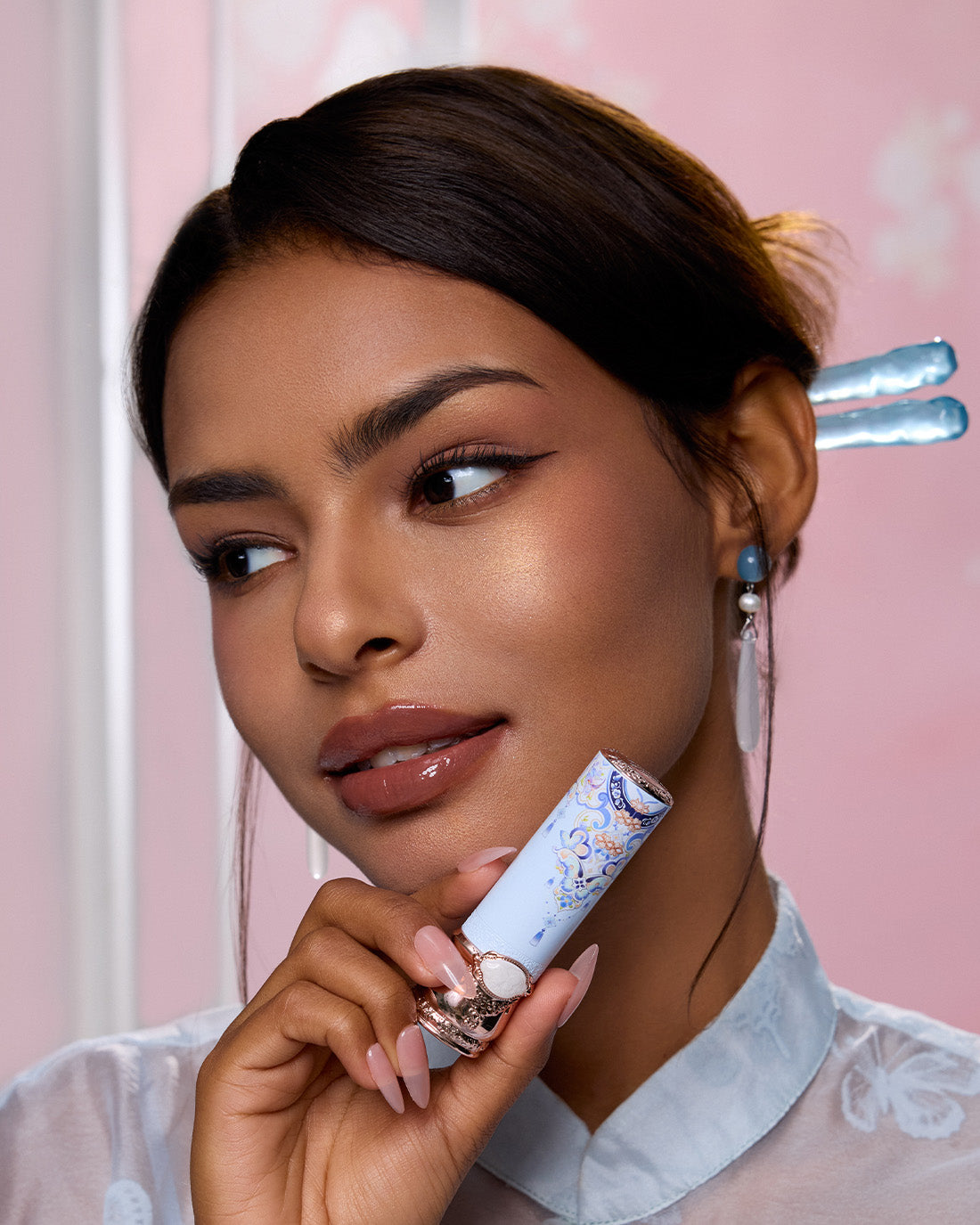 Butterfly Cloud Collar Glossy Lipstick Image 16