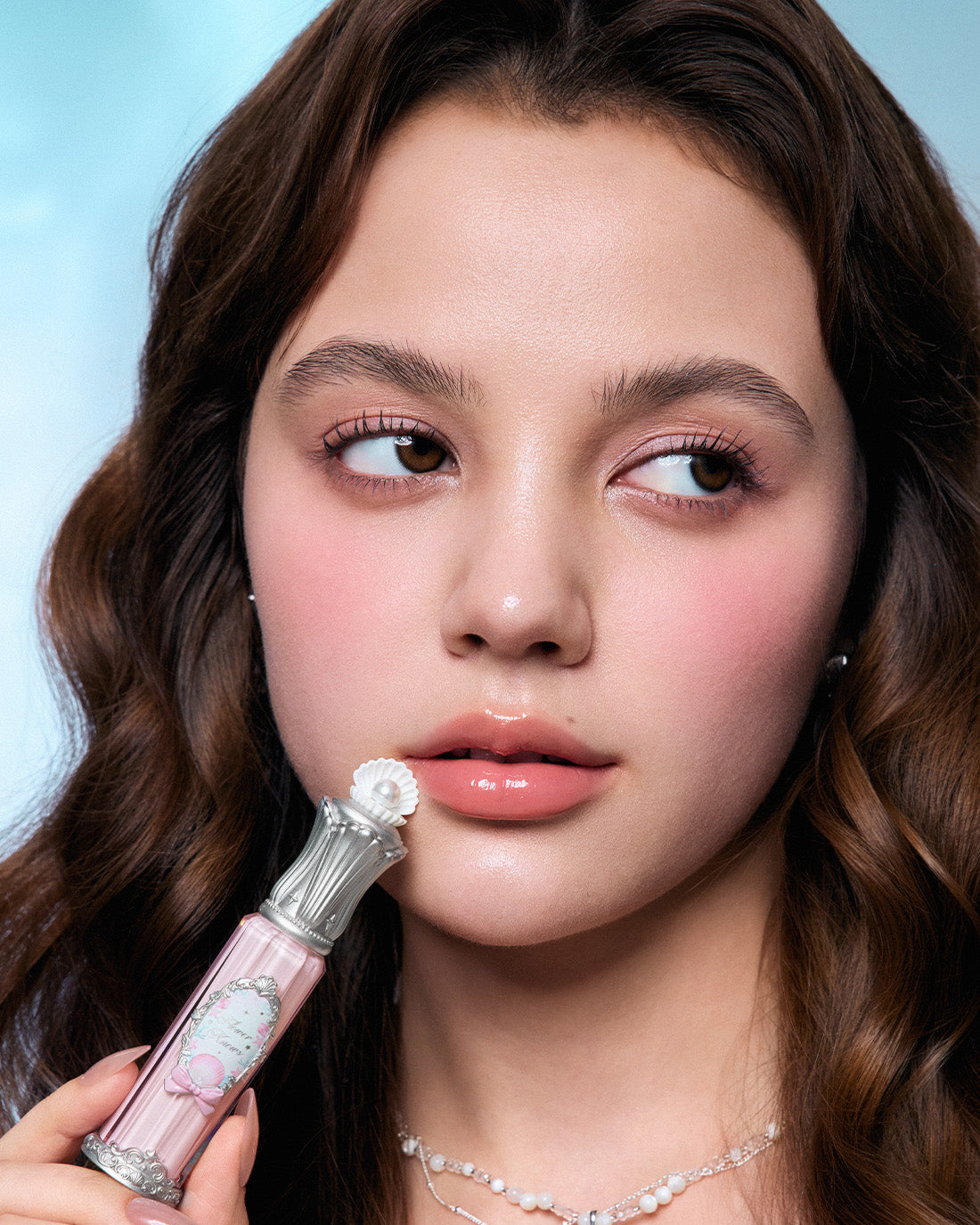Shell's Jewel Nourishing Lip Glaze Image 5
