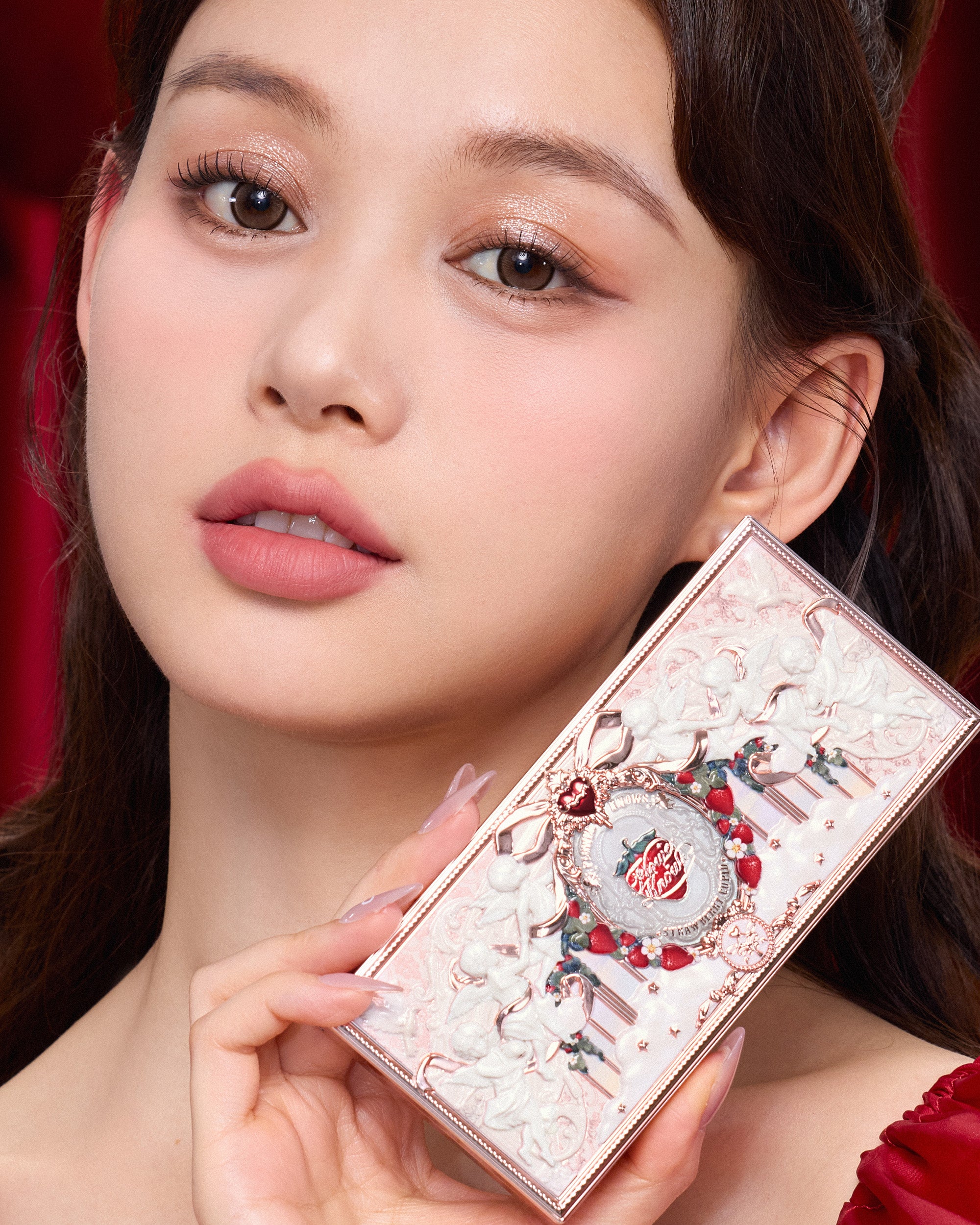Strawberry Cupid Makeup Palette Image 3