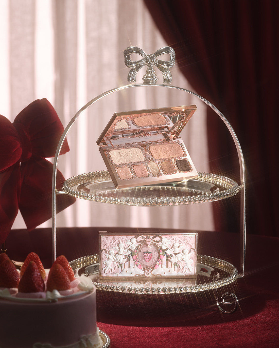Strawberry Cupid Makeup Palette Image 12
