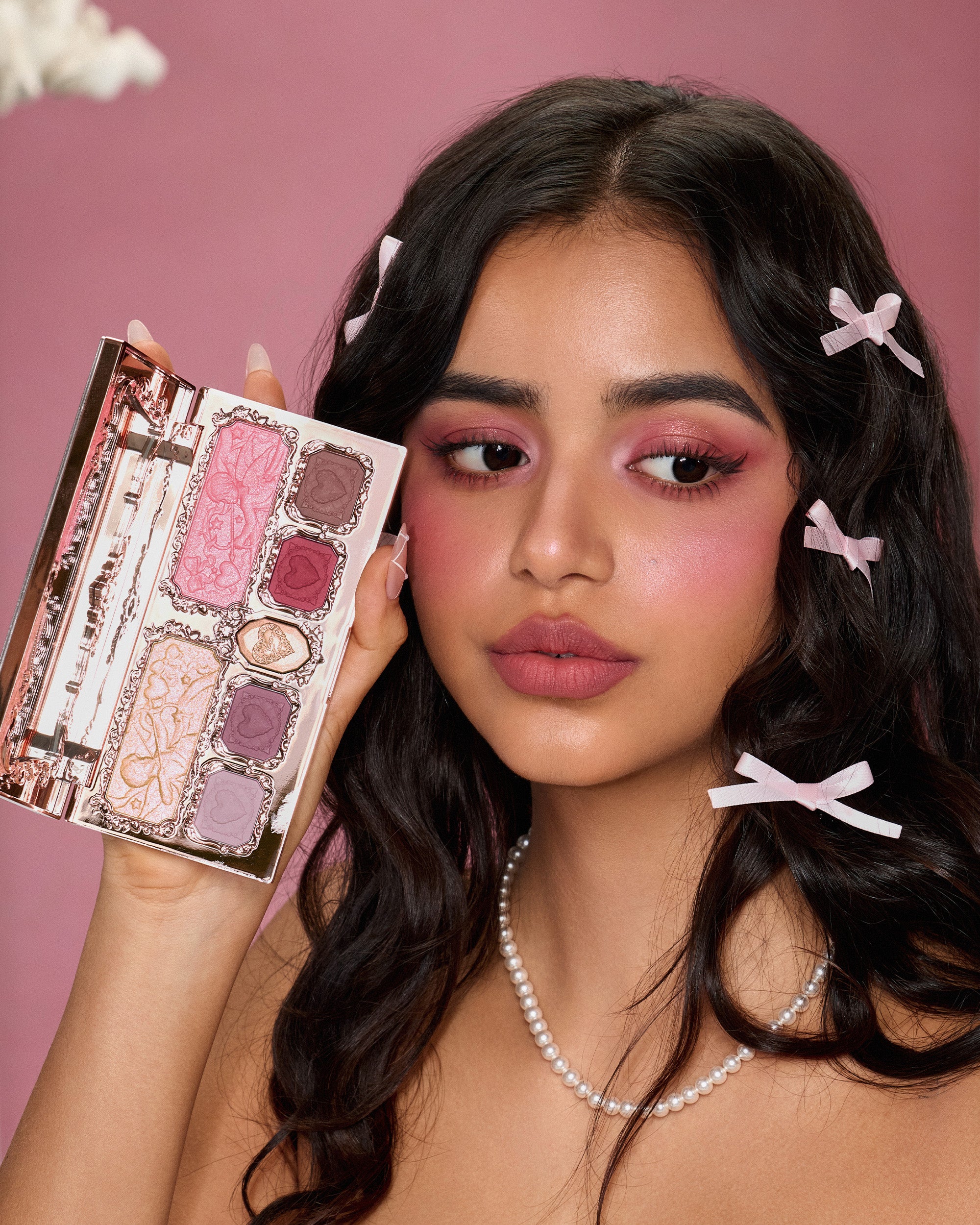 Strawberry Cupid Makeup Palette Image 11