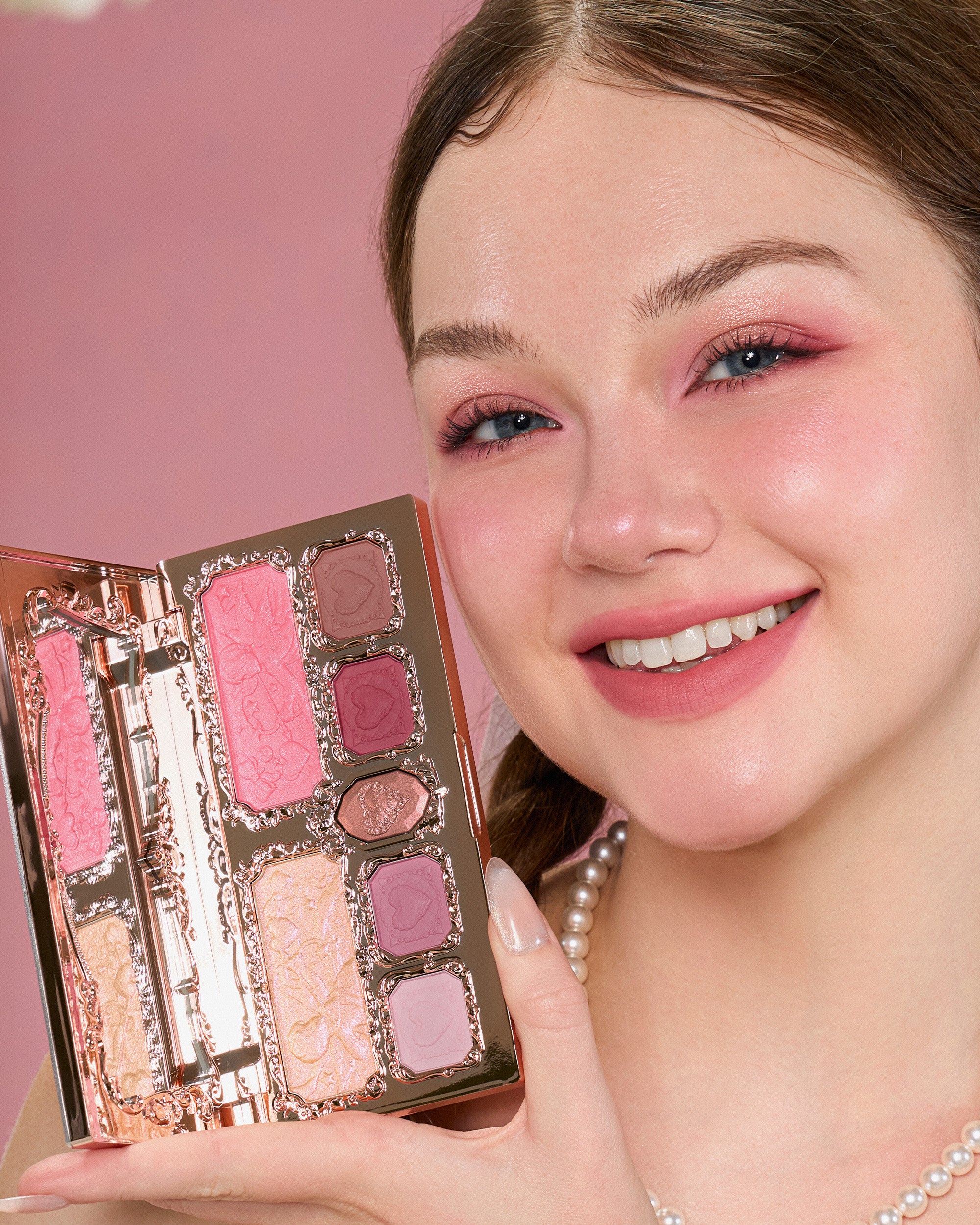 Strawberry Cupid Makeup Palette Image 10