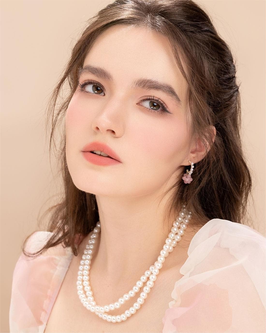 Strawberry Rococo Embossed Blush Image 3