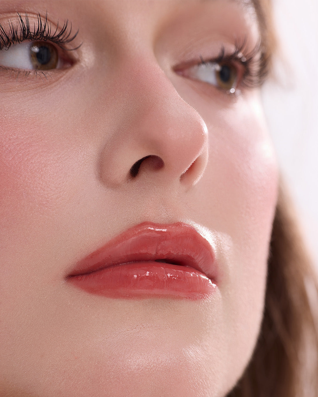 Swan Ballet Shine Lipstick Image 52